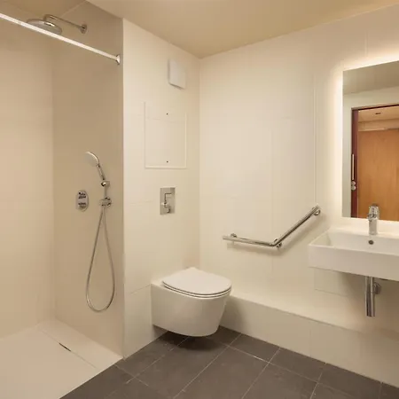 Hotel Hampton By Hilton Paris Ouen