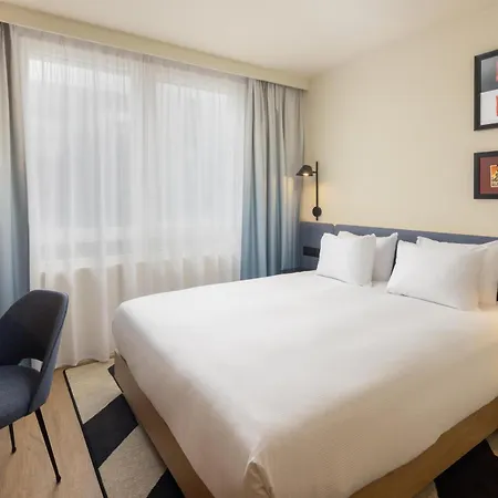 Hampton By Hilton Paris Ouen 4*