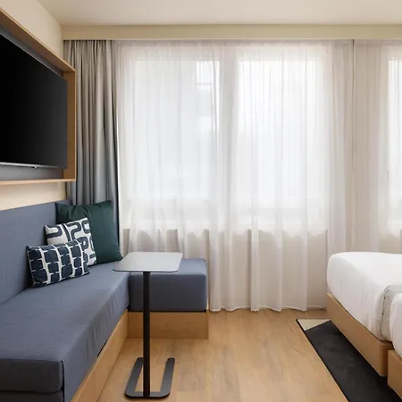 Hampton By Hilton Paris Ouen Hotel