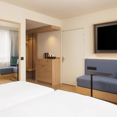Hampton By Hilton Paris Ouen Hotel 4*