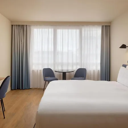 Hampton By Hilton Paris Ouen 4*