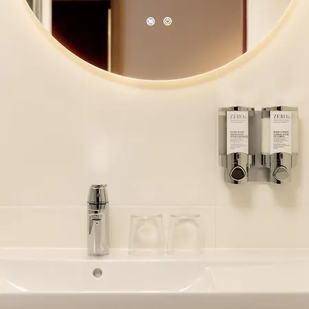 Hotel Hampton By Hilton Paris Ouen 4*