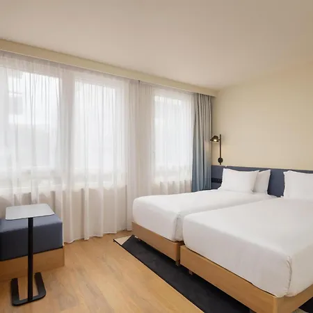Hampton By Hilton Paris Ouen Hotel