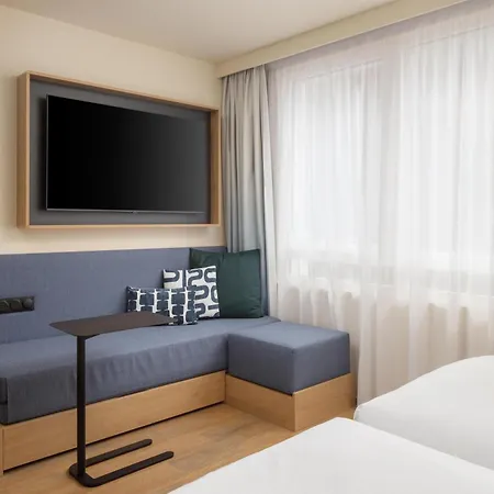 Hampton By Hilton Paris Ouen Hotel 4*