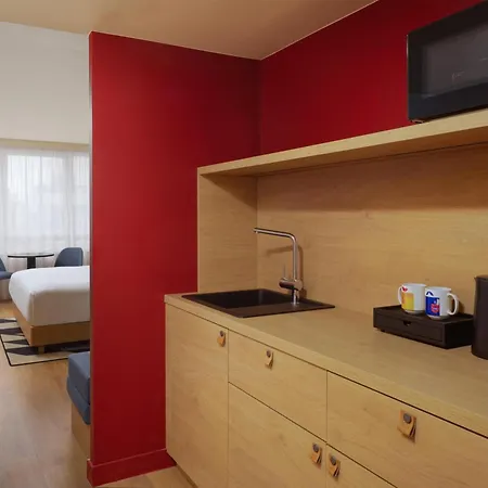 Hampton By Hilton Paris Ouen Hotel