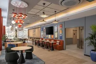 Hotel Hampton By Hilton Paris Ouen 4*