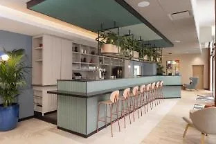 Hampton By Hilton Paris Ouen Hotel