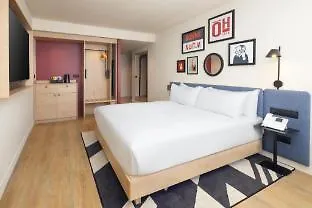 Hampton By Hilton Paris Ouen Hotel 4*